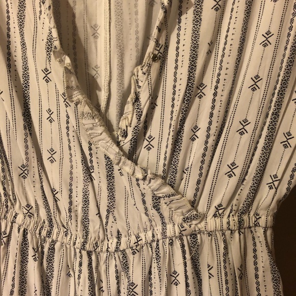 Romper - Picture 2 of 3